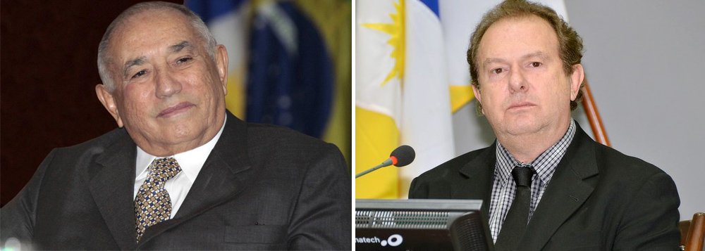 A aproximação do ex-governador do Tocantins Siqueira Campos (Sem partido) com o presidente da Assembleia Legislativa, deputado Mauro Carlesse (PHL), já estaria acertada; de acordo com os bastidores, o parlamentar encabeçaria a chapa e Siqueira disputaria uma vaga no Senado pelo DEM, a convite da professora Dorinha