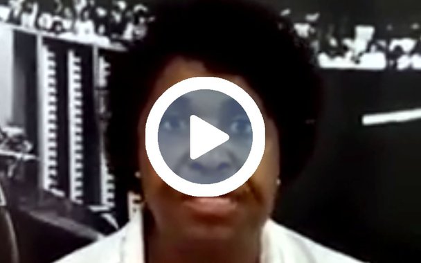 A deputada federal Benedita da Silva (PT-RJ) divulgou um vídeo denunciando a manipulação que fizeram de um discurso dela na Universidade de Brasília (UnB); "Por manipulação de fé, dizem que defendi a luta armada. Meu Deus! Quem pode defender a luta armada, tendo recebido orientação pacífica de Deus nesses 49 anos em que digo que Jesus Cristo é o Salvador. Isso nada mais é do que uma manipulação política, para fazer uma disputa política, disfarçada de defesa da Bíblia, mas a Bíblia não é propriedade de ninguém, é de Deus, e dela podemos fazer uso e fazer no momento em que o povo está lutando pelos seus interesses"