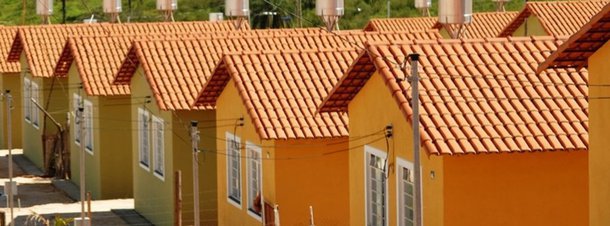 O governo de Minas Gerais informou que entregará, até setembro deste ano, dispositivos de aquecimento solar para 250 famílias residentes em sete municípios dos territórios Central, Norte e dos Alto, Médio e Baixo Jequitinhonha de Minas; o Projeto Energia Cidadã, executado por meio da Cemig, também tem como parceira de realização a Companhia de Habitação de Minas Gerais (Cohab Minas); nesta etapa do projeto, os investimentos nas cidades vão ultrapassar R$ 500 mil, de acordo com o executivo