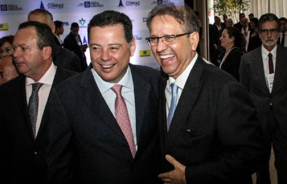 Presidente do Consórcio Brasil Central, o governador Marconi Perillo comanda nesta sexta-feira (2), em Palmas, a 3ª Reunião Anual do Fórum de Governadores do bloco, formando por Goiás, Distrito Federal, Mato Grosso, Mato Grosso do Sul, Rondônia e Tocantins; na pauta, temas econômicos e sociais estratégicos para a região e a entrada do Estado do Maranhão na Frente; principais temas do encontro serão a consolidação do Mercado Comum da região, a participação dos municípios e a proposta de inclusão do Estado do Maranhão no grupo
