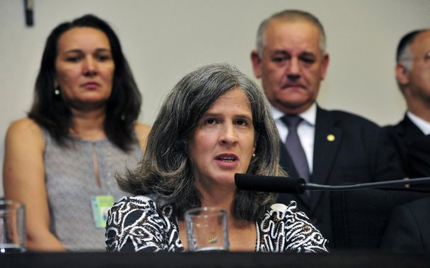 Com Lula lutando para permanecer no páreo eleitoral de 2018, o PSDB se prepara para lançar uma nova ofensiva contra o ex-presidente no terreno onde o capital eleitoral do petista é mais forte: a Região Nordeste; ideia é reduzir este capital político chamando para vice da chapa tucana a ex-primeira dama Renata Campos, viúva do ex-governador Eduardo Campos (PSB); convite também é visto como a grande chance do PSDB para fechar uma aliança nacional com o PSB; nome nordestino forte é visto pela cúpula do partido como algo essencial para barrar a influência de Lula, principalmente se o candidato do PSDB for original de São Paulo, como o prefeito da capital, João Doria, ou o governador, Geraldo Alckmin