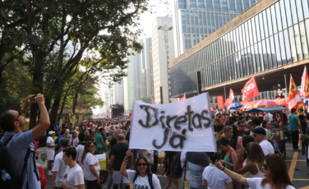 As centrais sindicais e as frentes Brasil Popular e Povo Sem Medo realizam, na próxima terça-feira (20), um ato na Praça da Sé, em São Paulo, a partir das 16 horas; manifestação faz parte do Dia Nacional de Mobilização, da agenda dos movimentos sociais e sindical contra as reformas trabalhista e da Previdência, pela saída de Michel Temer da presidência e em prol da convocação de eleições diretas; “O dia 20 é importante como mais um dia de mobilização. Apesar do total desgaste do governo, do envolvimento em corrupção e na iminência do oferecimento da denúncia pela Procuradoria-Geral da República, o governo continua com a pauta das reformas na Câmara e no Senado”, diz Raimundo Bonfim, coordenador da Frente Brasil Popular e Central de Movimentos Populares (CMP)