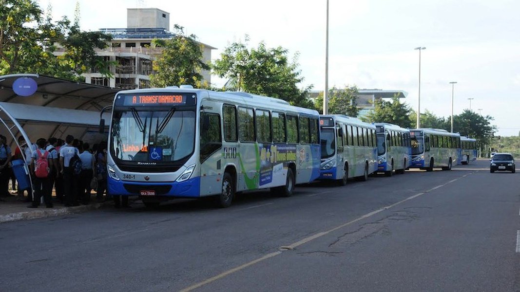 Começa valer nesta segunda-feira (26) o aumento da passagem do transporte coletivo em Palmas, de R$ 3,00 para R$ 3,50; o valor foi definido em fevereiro durante uma reunião do Conselho Municipal de Mobilidade e Transporte; é o terceiro reajuste em menos de dois anos