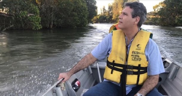 A cidade de Santa Rita do Araguaia é a primeira cidade goiana banhada pelo Rio Araguaia e busca cada vez mais ser um ponto turístico para os amantes da natureza; deputado estadual Francisco Júnior (PSD) esteve na cidade e destacou o seu empenho em auxílio na administração municipal e a atenção com o futuro do rio; "O Araguaia é de uma riqueza grandiosa, mas está passando por inúmeros problemas, todos os representantes devem se unir para preservar esse nosso bem, para que ele permaneça abundante"