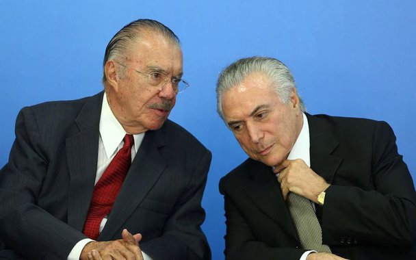 Apostando na tática do “quanto pior melhor”, o oligarca José Sarney usou sua influência política e articulou nos bastidores de Brasília para que o desgastado governo Michel Temer (PMDB) descumprisse acordo firmado com a Federação dos Municípios do Estado do Maranhão (Famem); governo autorizou, por meio de portaria publicada pelo Ministério da Educação, corte de R$ 224 milhões do Fundo de Manutenção e Desenvolvimento da Educação Básica (Fundeb) que deveriam ser repassados aos municípios do Maranhão, governado por Flávio Dino (PCdoB), que pôs fim ao domínio de quase 50 anos da família Sarney no estado