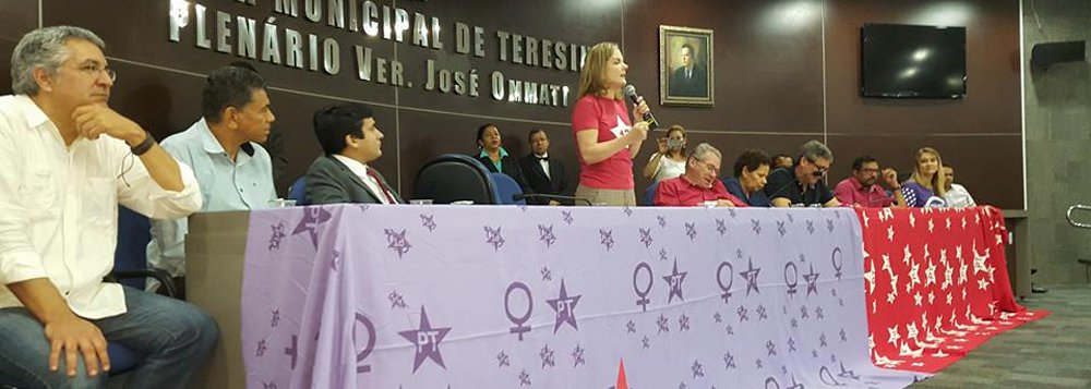 Se há divisão dentro do PMDB do Piauí em relação à alianças, como prega o vice-presidente do partido, ex- ministro João Henrique Sousa, no PT o clima de insatisfação deu lugar ao xingamento e à ofensa como, na Câmara Municipal de Teresina, quando foi anunciada a presença no recinto do senador Ciro Nogueira (PP); os petistas presentes começaram a vaiar e a gritar palavras de ordem com duras críticas aos "golpistas" e em defesa da reeleição da senadora Regina Sousa (PT-PI)