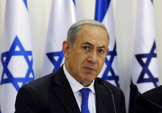 Israel é contra o cessar-fogo, negociado pela Rússia e EUA no sul da Síria, pois o acordo não impede o fortalecimento do Irã, informou o site do jornal Haaretz, que citou o primeiro-ministro do paí, Benjamin Netanyahu; Durante conversa com os jornalistas, em sua viagem à Paris, o chefe de governo israelense comentou pela primeira vez o novo cessar-fogo, que entrou em vigor na semana passada e interrompeu os combates na províncias sírias que fazem fronteira com Israel e Jordânia