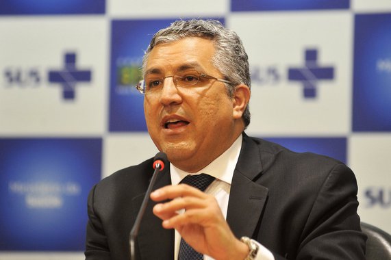 O vice-presidente nacional do PT, ex-ministro da Saúde, Alexandre Padilha, estará em Fortaleza neste final de semana. Amanhã (29) pela manhã, o ex-ministro fará uma palestra em um evento da Rede de Médicos Populares, reunindo profissionais que atuam em defesa do Sistema Único de Saúde (SUS) e à tarde participará do debate "Conjuntura e Desafios para o PT",  com militantes do partido