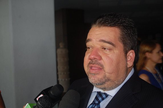 A Polícia Federal visitou quatro endereços do vice-presidente da CBF, Gustavo Feijó, que também é prefeito do município de Capela, em Alagoas, dando continuidade a investigação sobre denúncias levantadas pela Comissão Parlamentar de Inquérito (CPI) do Futebol, feitas pelo senador Romário (PSB-RJ); segundo a PF, Feijó teria recebido recursos de pessoas ligadas às entidades de futebol e os utilizou na sua campanha eleitoral