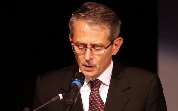 Jornalista Joaquim de Carvalho, avalia que, "se é autêntica e sem edição a gravação que Joesley Batista fez da conversa com Michel Temer, como apontou a perícia da Polícia Federal, a pergunta inevitável é: qual foi o propósito da Folha de S. Paulo quando noticiou em manchete o resultado de uma perícia particular que ela mesma contratou que apontava edição do áudio?"; de acordo com o blogueiro, "se ajudou decisivamente Michel Temer, numa situação difícil", a perícia da Folha, que tem como diretor de Redação Otávio Frias, produziu outro resultado: "evidenciou que a grande (ou velha) imprensa já não marchava unida, como fez na cobertura que levou ao golpe de 2016"