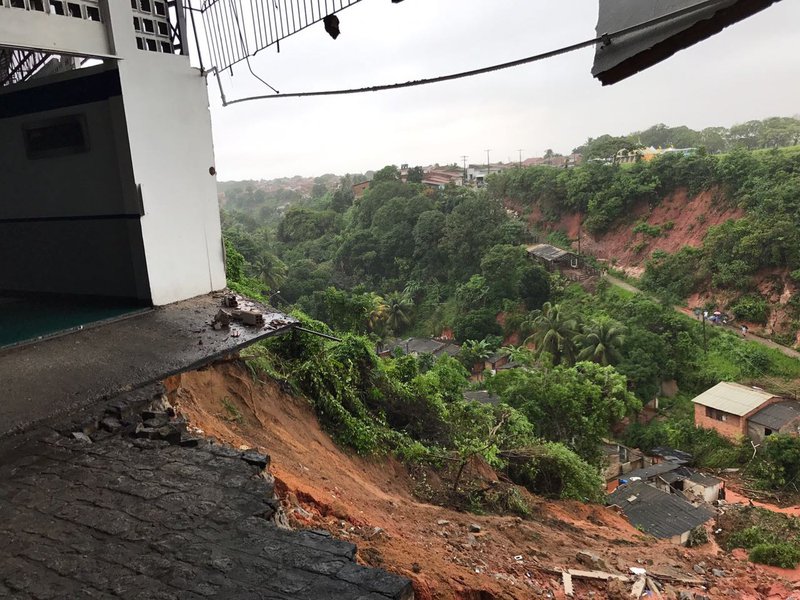O Ministério da Integração Nacional deu prazo de 180 dias para que o município de Maceió execute obras e serviços para recuperar os danos causados pelo temporal dos últimos dias; R$ 2,2 milhões já foram liberados para ações de Defesa Civil; a prefeitura terá que apresentar prestação de contas final no prazo de 30 dias a partir do término do prazo de seis meses
