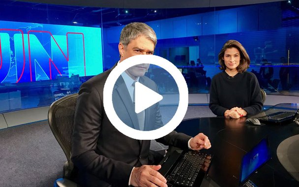 O jornal de maior audiência do país aproveitou que a transmissão da sessão pela TV Senado havia sido cortada para construir uma matéria negativa; foram, ao todo, 4 minutos e 10 segundos criticando o protesto das senadoras da oposição, que ocuparam a mesa diretora do Senado para barrar a votação da reforma trabalhista; um detalhe: 5 senadores governistas foram entrevistados para falar mal da ação; ninguém da oposição foi ouvido