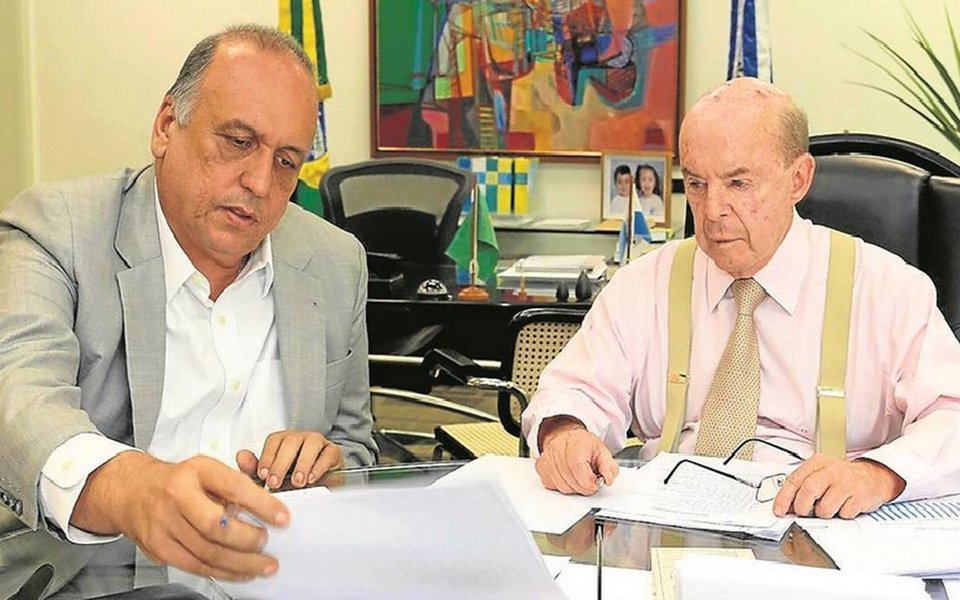 Governo federal recebe o governador licenciado do Rio, Luiz Fernando Pezão, e o governador em exercício, Francisco Dornelles, para tratar da segurança pública no estado; a violência e a criminalidade no estado têm alarmado as autoridades e a população; até o momento, governo federal enviou 620 homens da Força Nacional de Segurança e mais 380 policiais rodoviários federais ao estado, com a missão principal de combater o roubo de cargas e a entrada de armas e munições pelas rodovias; só este ano, morreram 89 policiais militares, de folga ou de serviço, em ações de criminosos, no estado do Rio
