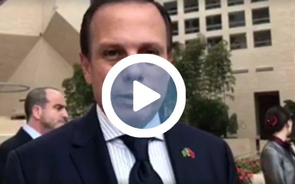 O prefeito de São Paulo, João Doria (PSDB), criticou o aumento do PIS e do Cofins sobre os combustíveis, autorizado na semana passada pelo governo Michel Temer; para ele; a medida pode ajudar a aliviar o rombo nos cofres do governo federal, "mas não é boa para os municípios, pois pode impactar no transporte público"; apesar das críticas, Doria continua dando sustentação tucana ao golpe