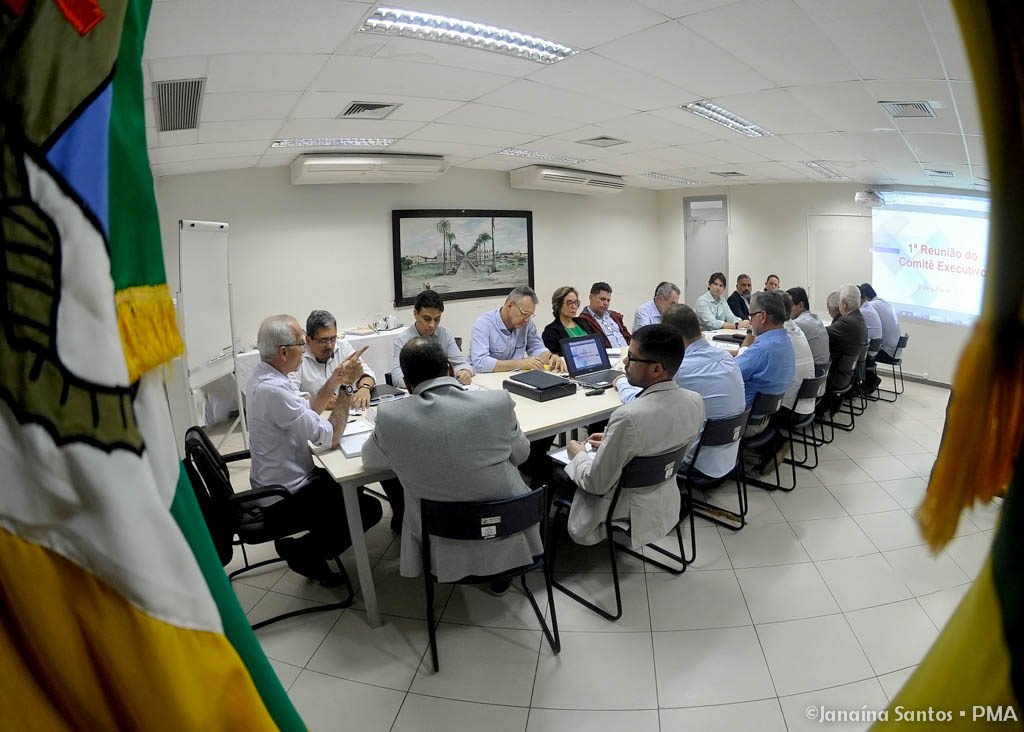 Grupo criado pelo prefeito Edvaldo Nogueira é formado por todos os secretários municipais e terá a missão de monitorar o andamento de todos os projetos em desenvolvimento na prefeitura de Aracaju; criação do comitê é parte do processo de elaboração do Plano Estratégico da atual gestão para a cidade