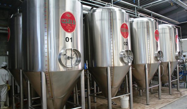 A crise econômica não inibiu a expansão do mercado de cervejas artesanais no Brasil, nos últimos anos; pelo contrário, o consumo cresceu, em média, 20% ao ano e a expectativa é de que, até o final de 2017, 500 cervejarias artesanais estejam operando no País; atento a esse movimento e às necessidades de melhoria dos processos, produtos e gestão das microcervejarias, o Sebrae vai participar da Brasil Brau (Feira Internacional de Tecnologia em Cerveja), considerada o maior evento profissional da indústria cervejeira no País; a Brasil Brau vai acontecer no período de 26 a 28 de julho, no Centro de Exposições São Paulo Expo, na capital paulista