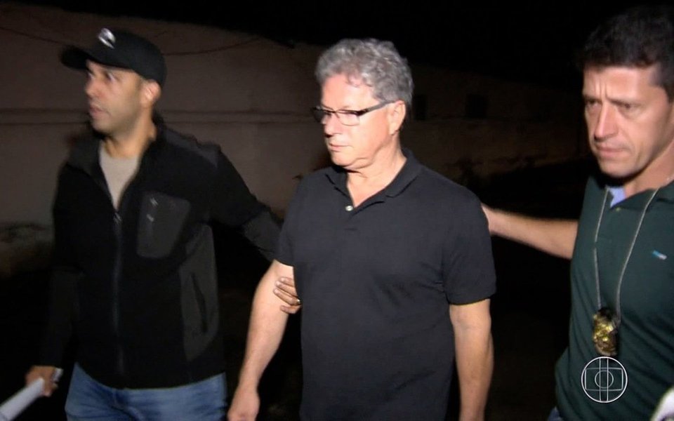 O "rei dos ônibus" Jacob Barata, preso pela Polícia Federal na Operação Ponto Final, fechou com sua advogada o roteiro da delação premiada que será negociada com a força-tarefa da Lava Jato no Rio; os alvos são prefeitos e deputados estaduais do Rio de Janeiro