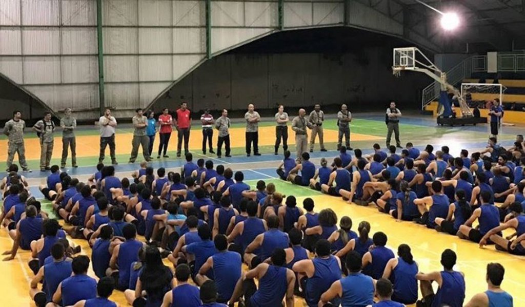 Aprovados do Concurso da Defesa Social para o provimento do de cargos ao Sistema Socioeducativo do Tocantins fazem com faixas, cartazes e carro de som em frente a Secretaria de Cidadania e Justiça (Seciju), na Praça dos Girassóis, em Palmas; os manifestantes usarão nariz de palhaço e seguirão para a Casa Civil e a Assembleia Legislativa; o concurso teve início ainda em 2014 e continua sem data definida para homologação e posse dos candidatos