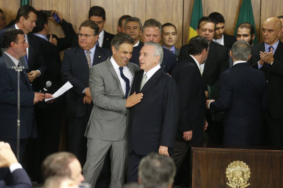 "A delação dos donos da JBS vem pôr fim a um dos mais obscuros momentos políticos de nossa história. Restou desmoralizado todo o governo Temer, o Supremo Tribunal Federal que foi incapaz de impedir os atos de Eduardo Cunha e a operação Lava Jato que terá agora que lidar, fatalmente, com aqueles a quem tanto tentou proteger", escreve o economista Carlos Fernandes, no Diário do Centro do Mundo