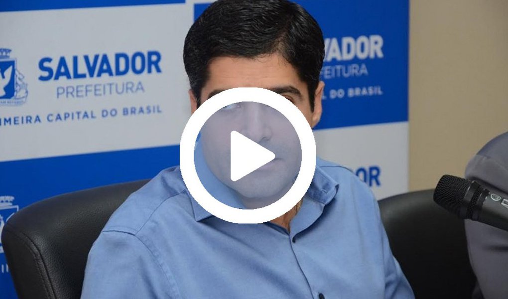 Prefeito de Salvador e pré-candidato a governador da Bahia, ACM Neto (DEM) foi alvo de vaias neste sábado, durante solenidade no município de Cruz das Almas, a 146 km da capital; ACM estava na cidade para participar da inauguração do novo prédio da Câmara Municipal. Quando anunciaram a presença de Junior a população começou a vaiar; assista acima 