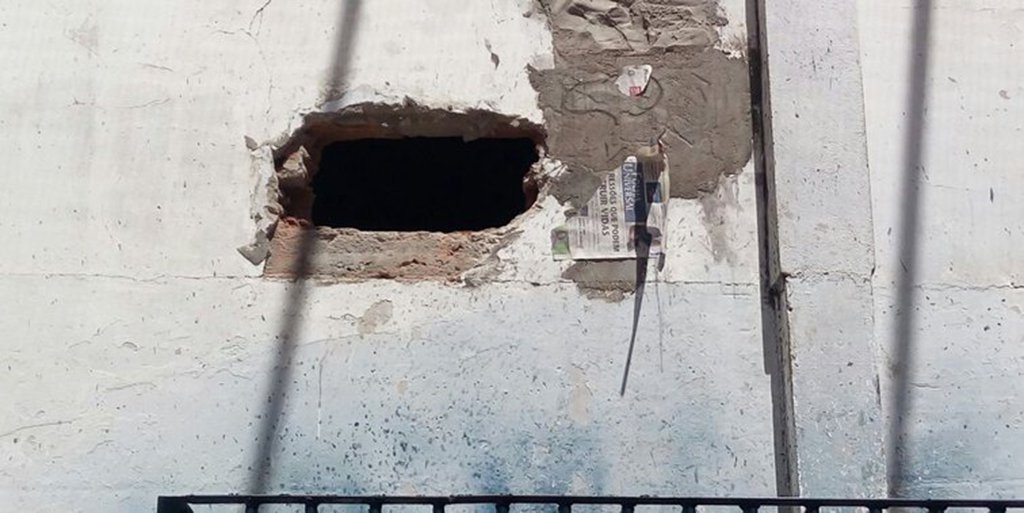 Onze detentos fugiram da Penitenciária Regional de Esperantina, no Norte do Piauí; de acordo com o diretor do presidio, Agnaldo Lima, os presos cavaram um buraco no teto e pularam o muro com o auxílio de uma corda feita com lençóis chamada 'teresa'; "O agente penitenciário havia acabado de entregar o almoço no último pavilhão, onde ocorreu a fuga, rapidamente eles furaram o buraco e jogaram a 'teresa'. Já estamos no matagal para tentar captura-los", diz Agnaldo Lima