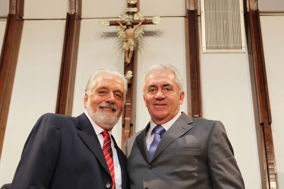Eleito pela chapa majoritária do PT em 2014, o senador Otto Alencar (PSD) minimizou a declaração do ex-governador Jaques Wagner, que num debate para estudantes brasileiros em Oxfor, no Reino Unido, defendeu o fim do cargo de vice, porque, segundo ele, "vice só serve para tramar"; "Eu fui vice de Wagner, não conspirei contra ele. Leão não está conspirando contra Rui. Se o governador estiver forte, não há vice que derrube ele. Como a Dilma estava muito fraca, qualquer sopro, qualquer vento derrubaria um palácio", diz Otto