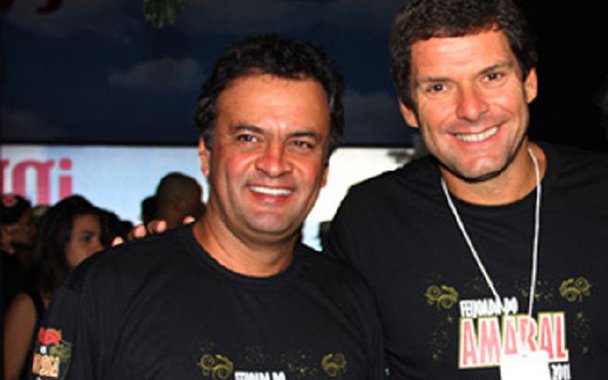 O empresário Alexandre Acciolly, amigo e compadre de Aécio neves (PSDB-MG), será investigado pelo MPF (Ministério Público Federal) depois que a Polícia Federal interceptou ligações entre o tucano e um homem que, segundo relatório da Operação Patmos, é apontado como Acciolly; o empresário já havia sido citado por um delator da Odebrecht como dono de uma conta em Cingapura na qual teriam sido feitos depósitos de propina destinados a Aécio