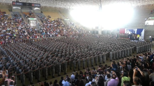O Ministério Público de Contas (MPC) de Alagoas emitiu parecer pela irregularidade dos contratos firmados em 2009, pela Polícia Militar, para a aquisição de uniformes e peças de uniformes para a corporação; segundo o órgão, dano ao erário é de pelo menos R$ 285.493,35, pagos indevidamente