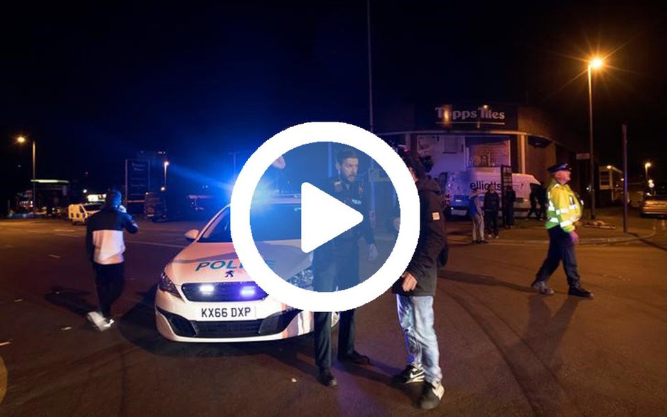 Já são 19 os mortos em decorrência de uma explosão na noite desta segunda-feira 22 em um show na cidade inglesa de Manchester, onde a artista norte-americana Ariana Grande se apresentava; 30 pessoas ficaram feridas; autoridades britânicas, que chegaram a falar em "sério incidente", já tratam o caso como atentado terrorista