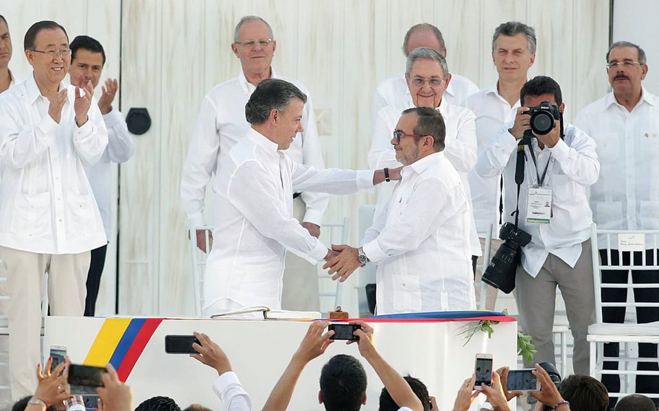 Legenda será lançada em 1º de setembro, um mês depois do desarmamento completo do grupo; tratado entre Farc e governo federal garante dez assentos (cinco no Senado e cinco na Câmara) não eleitos no Congresso até 2023 – depois desta data, a legenda terá de participar das eleições; as Farc também poderão lançar candidatos durante as eleições para tentar aumentar sua participação parlamentar