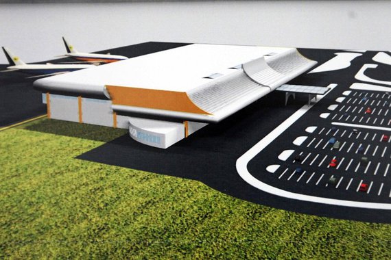 Sergipanos e turistas ganharão em breve um aeroporto mais moderno, com serviços ampliados, fingers para embarque e desembarque, que irão garantir mais conforto e acessibilidade para os passageiros em Sergipe; a reforma para modernização do espaço está prevista para ser iniciada em agosto deste ano e foi uma conquista do governador Jackson Barreto, do líder do governo no Congresso Nacional, André Moura e deputados federais por Sergipe
