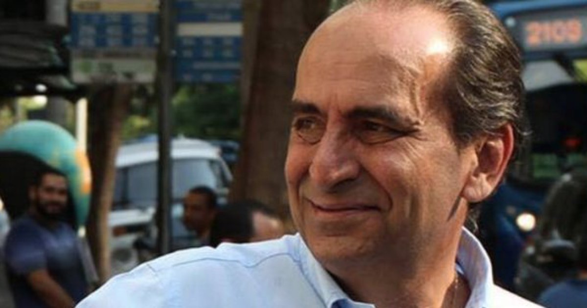 Levantamento feito pelo Instituto Paraná Pesquisas aponta que 5,3% dos 805 eleitores entrevistados em Belo Horizonte acham ótima a gestão do prefeito Alexandre Kalil (PHS), e 32,6% classificam como boa; ou seja, Kalil tem avaliação positiva de 37,9%, somando os dois percentuais, e negatia de 21,1%; questionados se, de uma maneira geral, aprovam ou não o governo Alexandre Kalil, 63,5% afirmaram que sim, e 31,5% disseram que desaprovam