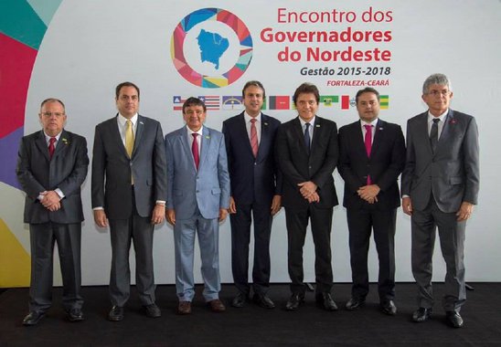 Está acontecendo hoje (29), em Fortaleza, o 6º Encontro dos Governadores do Nordeste. Participam da reunião os governadores Paulo Câmara (Pernambuco), Wellington Dias (Piauí), Renan Filho (Alagoas), Robinson Farias (Rio Grande do Norte), Ricardo Coutinho (Paraíba) e Belivaldo Chagas (vice de Sergipe). Na pauta a Reforma da Previdência, a transposição do Sào Francisco e a situação financeira dos estados 
 