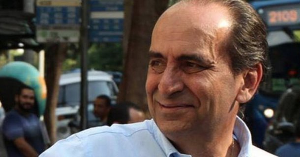 Levantamento feito pelo Instituto Paraná Pesquisas aponta que 5,3% dos 805 eleitores entrevistados em Belo Horizonte acham ótima a gestão do prefeito Alexandre Kalil (PHS), e 32,6% classificam como boa; ou seja, Kalil tem avaliação positiva de 37,9%, somando os dois percentuais, e negatia de 21,1%; questionados se, de uma maneira geral, aprovam ou não o governo Alexandre Kalil, 63,5% afirmaram que sim, e 31,5% disseram que desaprovam