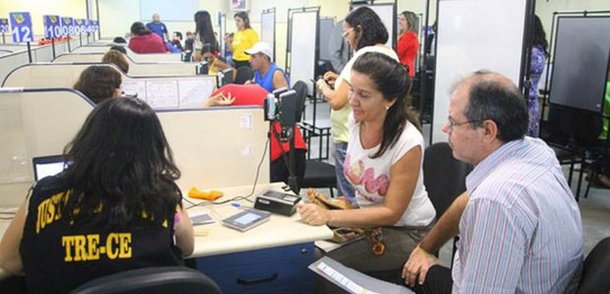 No caso dos partidos políticos, hoje (2), é o último dia apresentação da prestação anual de contas referente ao exercício de 2016. Os diretórios estaduais podem realizar a entrega na sede do TRE-CE. Os diretórios municipais devem prestar contas nas respectivas zonas eleitorais. A não apresentação dentro do prazo acarretará a suspensão imediata da distribuição ou repasse de novas cotas do Fundo Partidário. Já no caso dos eleitores, é o prazo final para os que faltaram à urnas, nas últimas três eleições, regularizarem sua situação perante a Justiça Eleitoral. A legislação considera cada turno de votação um pleito em separado para efeito de cancelamento de título 