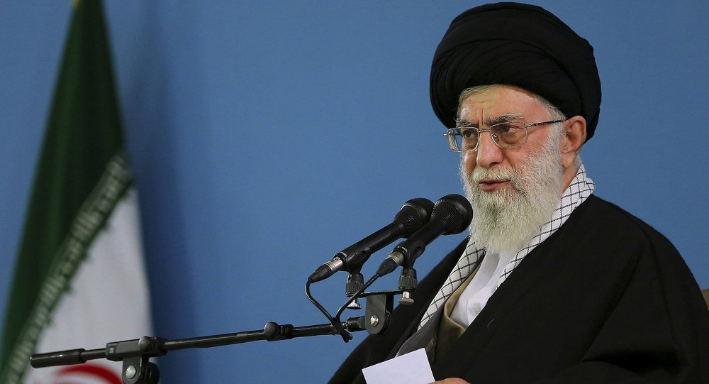 O líder supremo do Irã, o aiatolá Ali Khamenei, disse neste domingo, 9, que o ataque dos Estados Unidos a uma base aérea das Forças Armadas da Síria foi um erro estratégico e que Washington segue apoiando o terrorismo no Oriente Médio