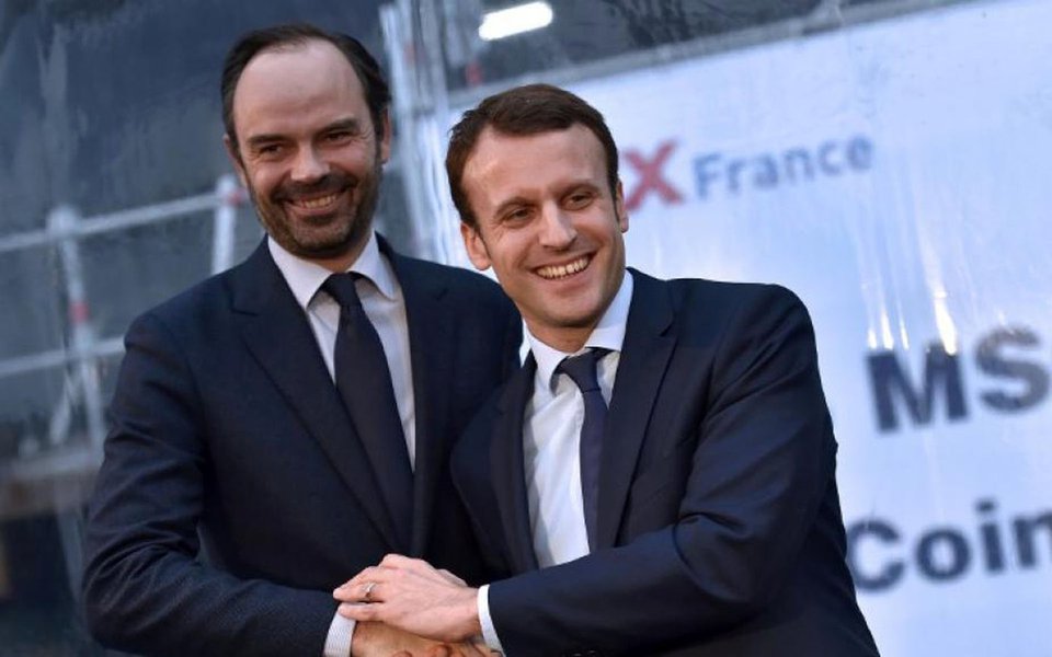 Presidente Emmanuel Macron nomeou o deputado e prefeito Edouard Philippe, de 46 anos, como primeiro-ministro da França; anúncio foi feito nesta segunda-feira; aos 46 anos, o deputado da direita moderada é membro do partido Os Republicanos (LR), ligado ao ex-premier Alain Juppé