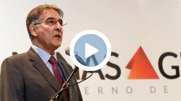 O governador de Minas Gerais, Fernando Pimentel, afirmou no Facebook que é "um direito dos cidadãos mineiros o ressarcimento das perdas impostas ao nosso Estado em função da Lei Kandir", que isenta de impostos estaduais as exportações; de acordo com o chefe do executivo mineiro, "ao total, R$ 135 bilhões deixaram de ser recolhidos. Recursos que podem ser investidos em melhorias substanciais nos serviços de Saúde, Educação e Segurança Pública"; "Sabemos que não é prioridade do Governo Temer o atendimento aos Estados, em especial a Minas Gerais. Por isso, faço questão de insistir nos pedidos de abertura de uma negociação"