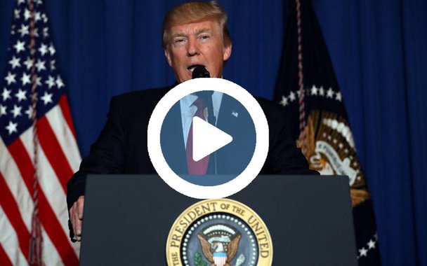O presidente dos EUA, Donald Trump, afirmou que a ofensiva contra uma base aérea Síria é uma resposta ao uso de armas químicas pelo governo do presidente Bashar Al Assad; segundo o presidente, com o ataque químico, Assad “sufocou a vida de muitos homens, mulheres e crianças indefesas”; “Foi uma morte lenta e brutal para muitos”; Trump disse que o ataque foi feito contra a mesma base aérea de onde o governo de Bashar Al Assad lançou o ataque químico