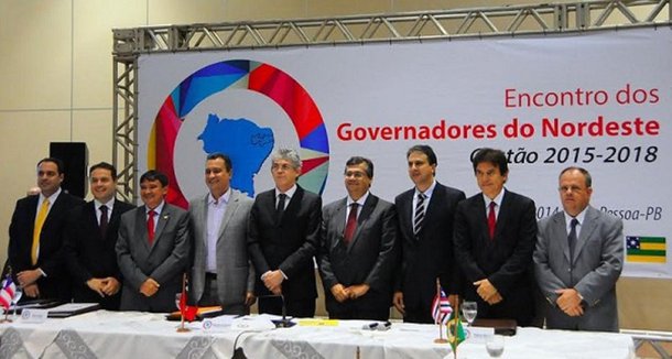 O Governador do Ceará, Camilo Santana será o anfitrião do 6º Encontro dos Governadores do Nordeste, marcado para esta quarta-feira, em Fortaleza. O fórum debaterá assuntos de interesse comum entre os estados da região, em especial, a transposição do São Francisco e a Reforma da Previdência
