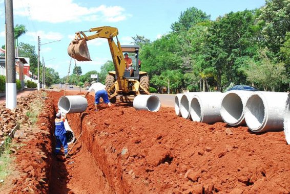  A Secretaria das Cidades recebe hoje (24), técnicos do Banco KFW, da Alemanha, para discutir a implantação do Programa de Saneamento Básico Ceará IV. O objetivo do programa, que será iniciado em 2018, é atuar na ampliação da infraestrutura e da gestão dos serviços de saneamento rural do Estado do Ceará em comunidades atendidas pelo Sistema Integrado de Saneamento Rural (Sisar)