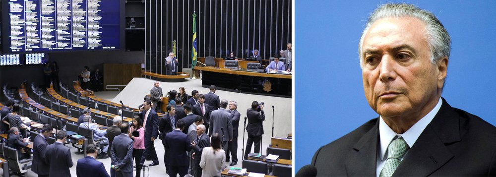 Jornalista Fernando Brito comenta a demonstração de fragilidade política de Michel Temer, que já mudanças nos principais pontos da reforma da Previdência; "Na prática, tudo volta à estaca zero até que se anuncie, nas mudanças admitidas, quais serão as regras a serem votadas. Dificilmente o relator, Arthur Maia, conseguirá, mesmo nisso, produzir uma fórmula mágica, aceitável a todos. A esta altura, o Governo aceita aprovar qualquer coisa, para não sofrer uma derrota", diz Brito