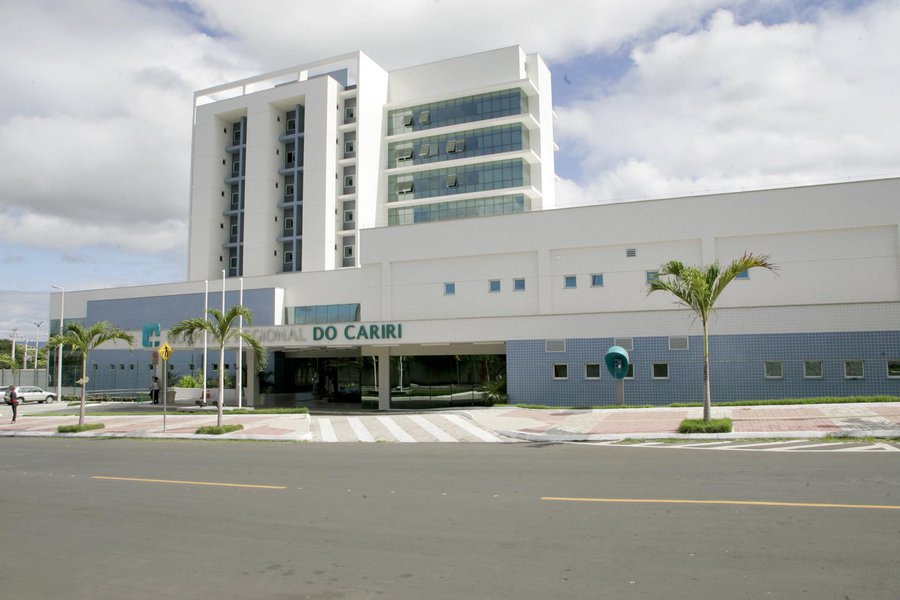 Duas unidades de saúde cearenses irão receber um aporte financeiro do Ministério da Saúde. O Hospital Regional do Cariri, em Juazeiro do Norte, e o Hospital e Maternidade São Vicente de Paulo, em Barbalha, foram contemplados com R$ 11 milhões nesta terça-feira (4)