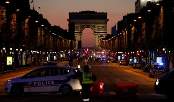 Estado Islâmico foi responsável por um ataque no centro de Paris nesta quinta-feira, 20, que matou um policial e feriu outros dois, disse a agência de notícias do grupo, Amaq; a agência identificou o agressor como um de seus soldados, chamando-o de Abu Yousif, o belga; o autor dos tiros tinha como alvo os agentes que patrulhavam a região, informou o porta-voz do Ministério do Interior da França, Pierre-Henri Brandet
