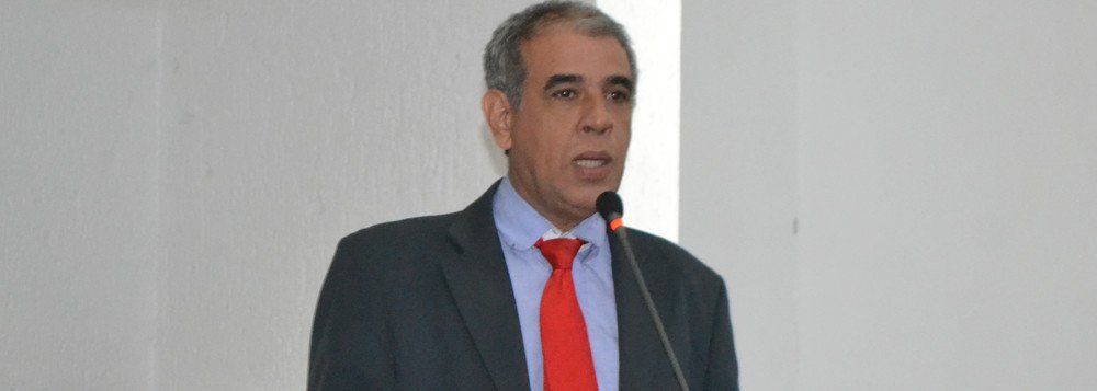 Deputado estadual Zé Roberto (PT) negou ter sido alvo de condução coercitiva, após a deflagração da Operação Rota 26; "A primeira mentira dita pela grande imprensa e que se espalhou na internet é que o mandato foi coercitivo, e isso não é verdade, fui e voltei dirigindo o meu veículo"; parlamentar afirmou que, na PF, teve "acesso à parte do inquérito, que é sobre convênios de 2007 e 2008, onde foi iniciado o processo em 2015 pela Controladoria-Geral da União (CGU), oito anos depois de ter feito as obras nos assentamentos de estradas. A maioria das perguntas foram referentes a prorrogação do prazo do convênio"; "Se os convênios foram prorrogados, foi para que as prefeituras concluíssem o trabalho"