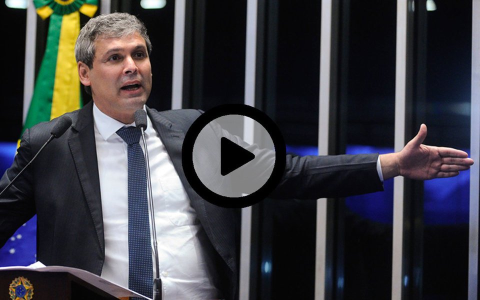 senador Lindbergh Farias (PT-RJ) afirmou que o golpe do impeachment da ex-presidente Dilma Roussef fracassou; Lindbergh ressaltou que o golpe foi perpetrado pela burguesia brasileira que, segundo ele, nunca se preocupou com a democracia; Lindbergh explicou que o impeachment foi uma disputa por orçamento público e também um golpe de classe porque as grandes empresas queriam manter suas margens de lucro e privilégios e jogar as contas da crise econômica para o povo trabalhador; assista acima