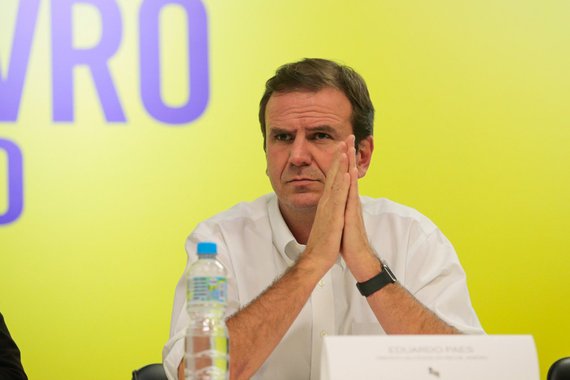 O ex-prefeito do Rio, Eduardo Paes, afirmou não ter deixado problemas financeiros em sua administração; ele justifica a queda na arrecadação como responsável por possíveis dificuldades financeiras; para Paes, os empréstimos feitos pela prefeitura são ‘pagáveis”: "Claro que são. Isso é de gestão. É preciso sentar na cadeira, se dedicar aos números, acordar cedo e dormir tarde, o que não parece ser uma característica do atual prefeito”