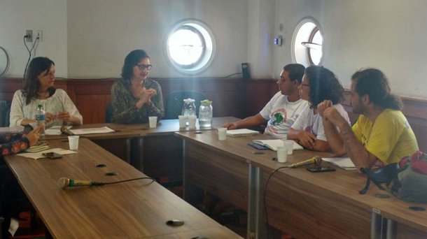O governo de Minas apresentou a "Estratégia de Enfrentamento da Pobreza no Campo – Novos Encontros" a representantes do Movimento dos Atingidos por Barragens (MAB); de acordo com a secretária de Estado do Trabalho e Desenvolvimento Social, Rosilene Rocha, a Sedese deve encaminhar à Assembleia Legislativa, ainda neste semestre, um projeto de lei para a criação do Plano Estadual de Enfrentamento da Pobreza no Campo, para garantir políticas públicas sólidas para a população do campo, especialmente os segmentos considerados vulneráveis em Minas