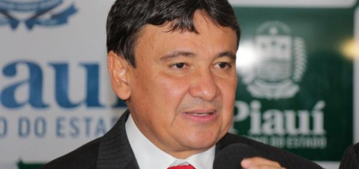 Governador Wellington Dias entende que o Brasil precisa, o mais urgente possível, sair dessa crise institucional, política e moral que assola o país, prejudica a economia e amedronta o cidadão; Dias afirma que o povo foi para as ruas e exigiu que o Brasil sai desse marasmo, que as instituições funcionem e que a ética, a dignidade e o interesse publico prevaleçam; "Por que, claramente, há uma vontade do povo. E o nosso primeiro artigo da constituição diz que o poder emana do povo", lembra o governador