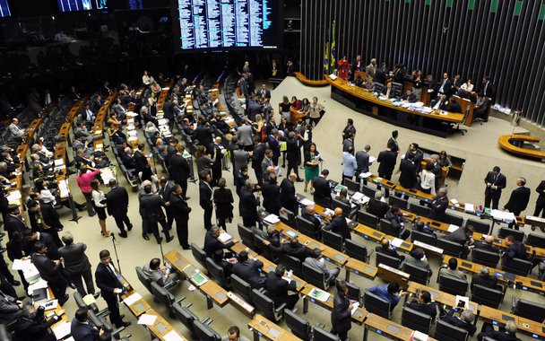 Em toda nossa história, cheia de golpes violentos ou “constitucionais”, jamais tivemos um modelo institucional brasileiro, aquele que pudéssemos chamar de nosso.